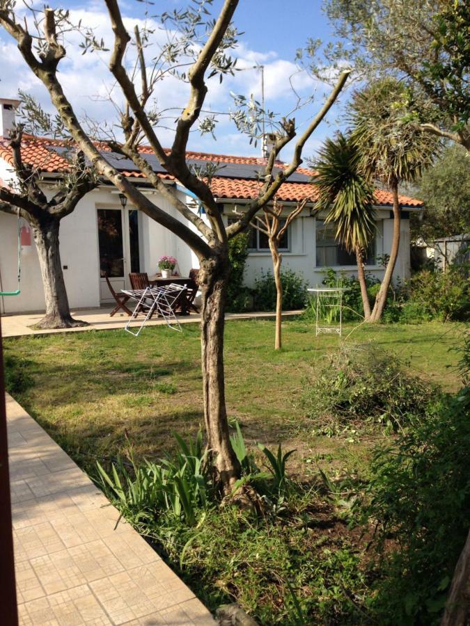 Seb&Laeti Guesthouse Saint-Laurent-d'Aigouze Exterior photo